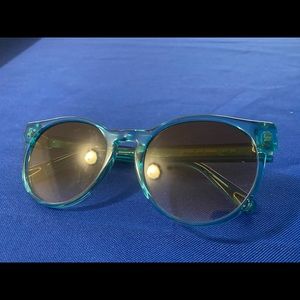 Chloe Blue Sunglasses 🦋